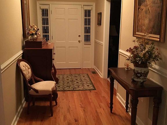 2nd image of 3095 Jackson Dr
