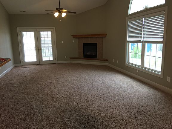 living room/dining room