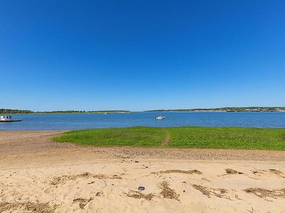 5th image of 36 Cove Road