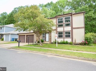 6915 Deer Run Dr, Alexandria, VA 22306