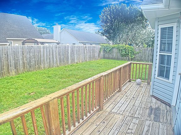 3rd image of 307 Whirl Away Blvd