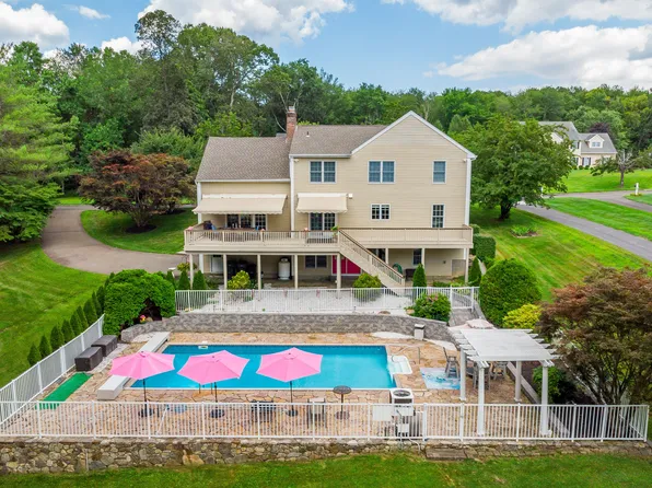 20 Laura Drive, Danbury, CT 06811