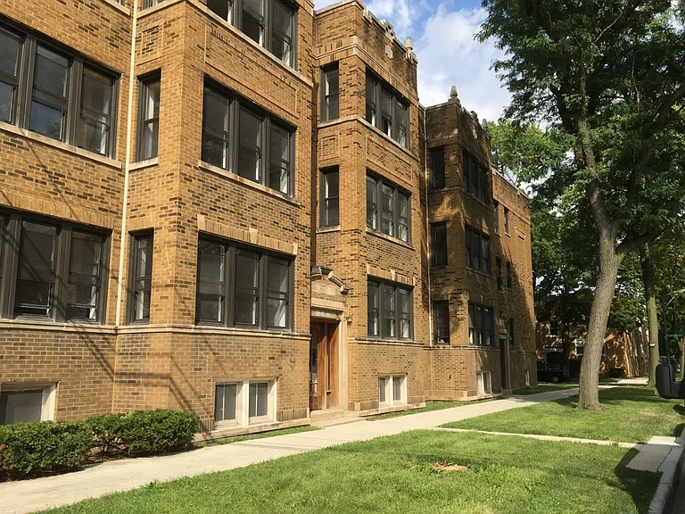 6704 N Artesian Ave — Photo 12