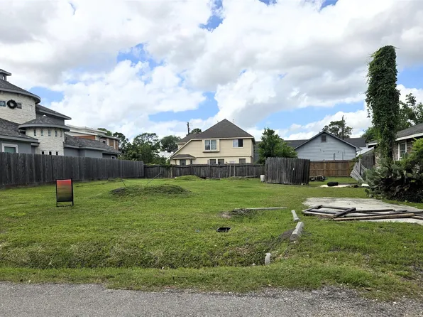 9226 Clarkcrest St, Houston, TX 77063