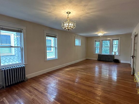 3rd image of 209 Aspinwall Ave #1-2
