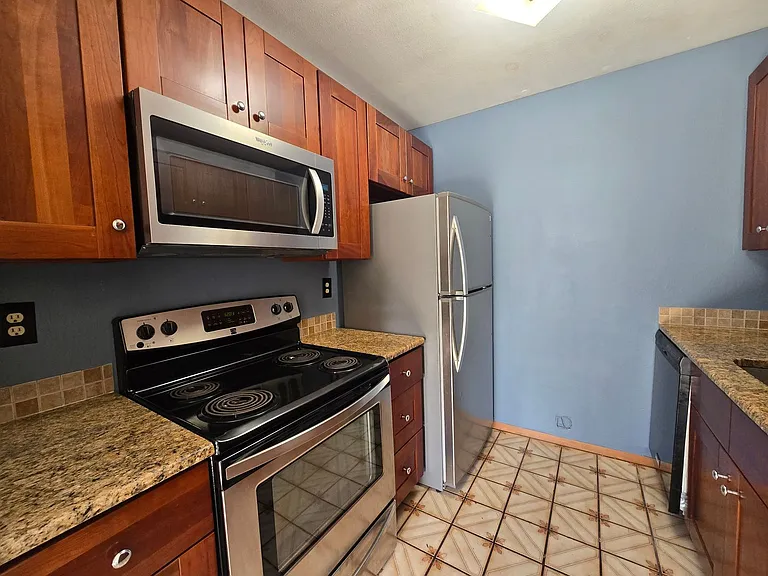 1150 Bacchus Dr #B — Photo 6