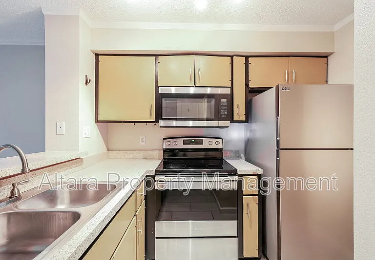 2880 S Locust St #N100 — Photo 2