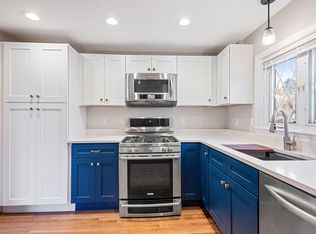 16 Sunset Dr, Randolph, MA 02368