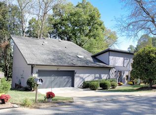 182 Camelot Dr, Huntington, WV 25701