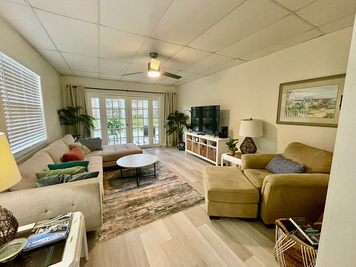 Living room - 49 Woodland Dr #107