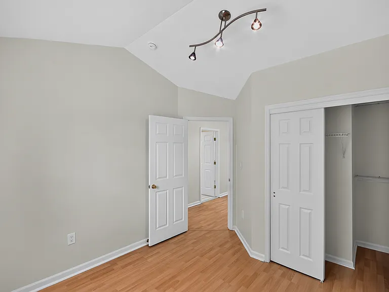 574 Beachway Ave — Photo 12