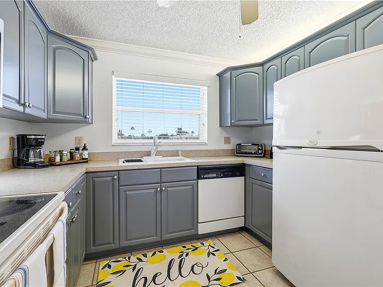 655 W Lake Jasmine Cir #207 — Photo 34