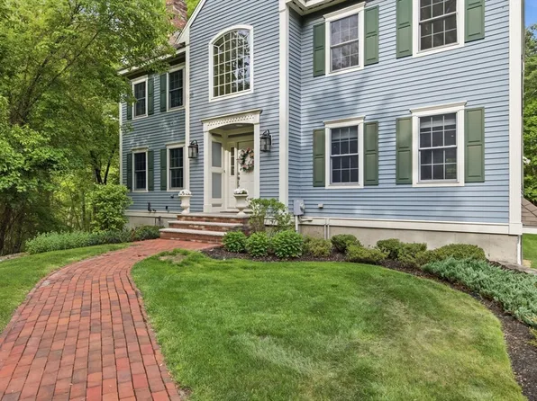 2 Stonecleave Rd, North Reading, MA 01864