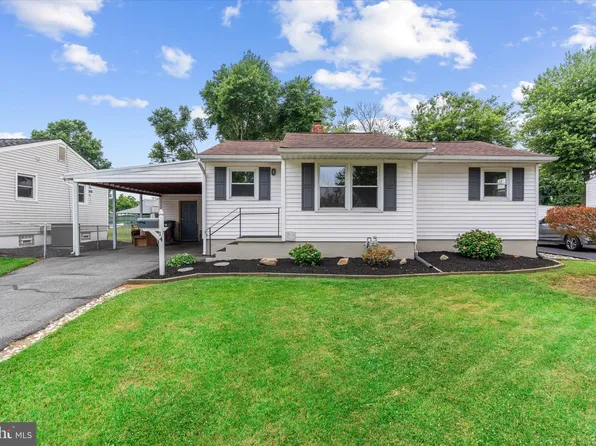 14 Cawdor Ln, New Castle, DE 19720