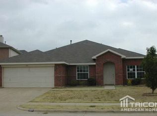 324 Sun Meadow Ln, Fort Worth, TX 76140