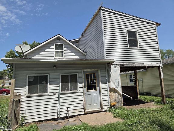 4th image of 112 Elm St