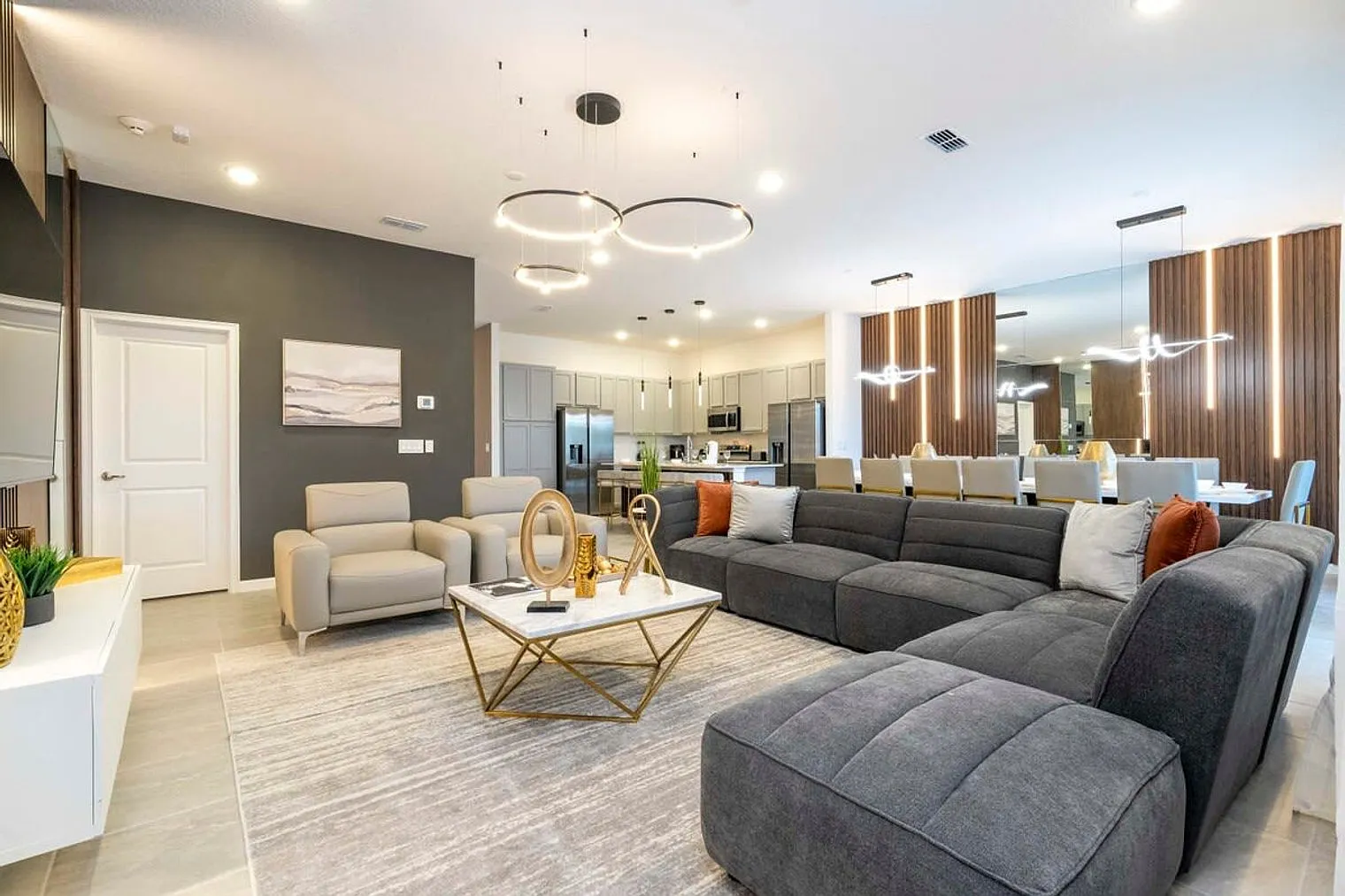 12 bed, 11.0 bath, 4768 sqft, $16,630 — Photo 4