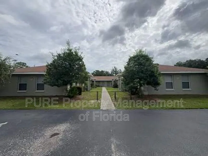 2 bed, 1.0 bath, 904 sqft, $1,199 — Photo 1