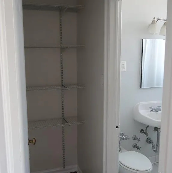 534 W Stratford Pl #303 — Photo 4