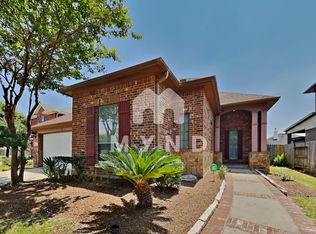 8107 Whisper Point Dr, Houston, TX 77040