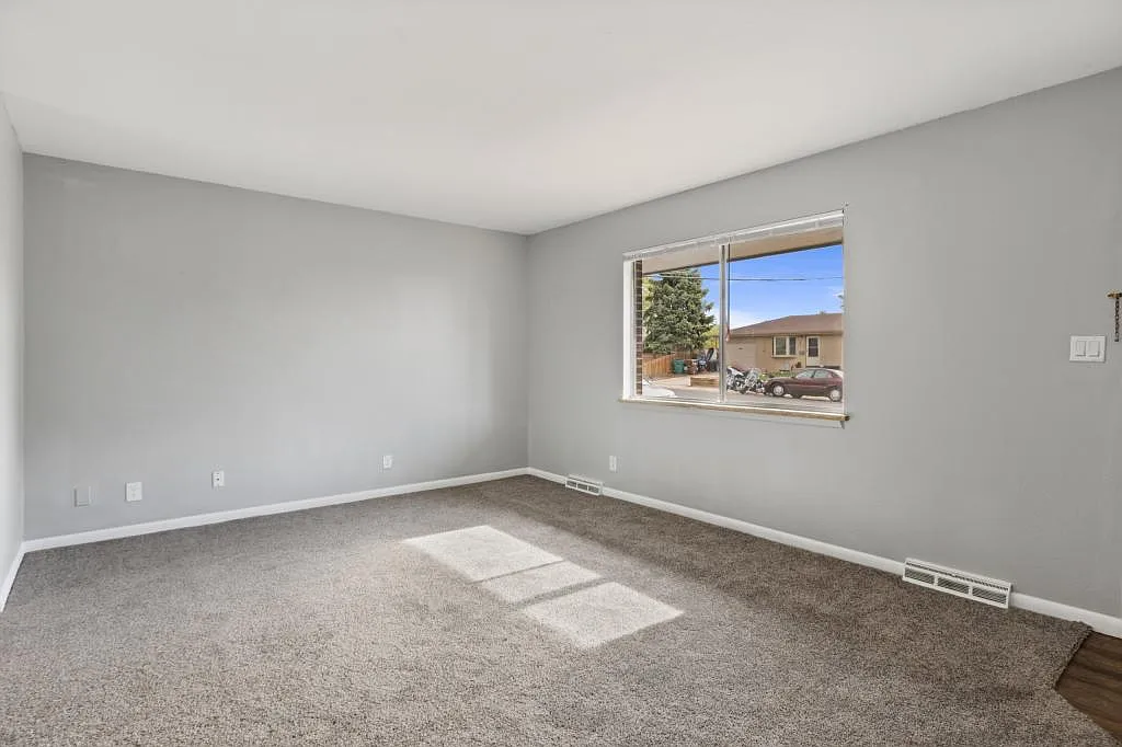 Building Photo - 2853 15th Avenue Ct