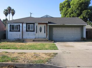 1901 E McMillan St, Compton, CA 90221