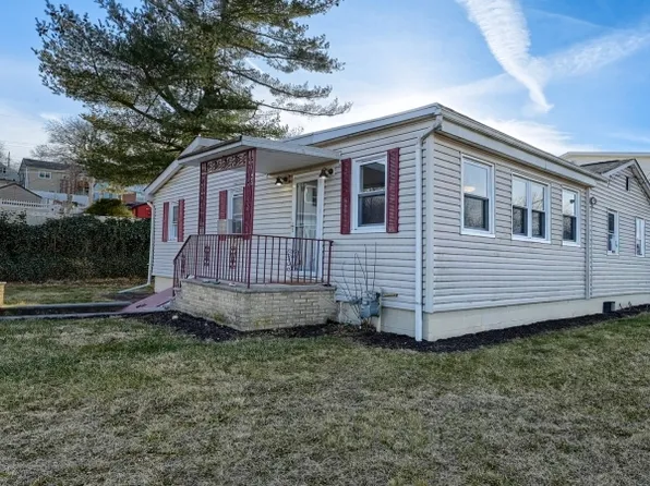 9 Scalza Ln, Lincoln Park Boro, NJ 07035