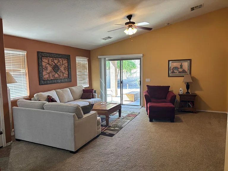 776 W Fairlane Ct — Photo 7