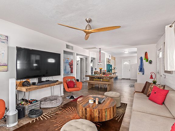3rd image of 2331 W AVALON Drive