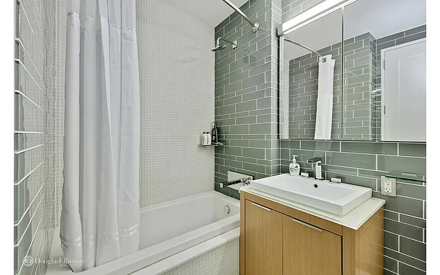 Rented by Douglas Elliman | media 19
