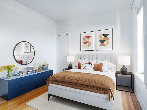 2nd image of 2913 Foster Ave #5A