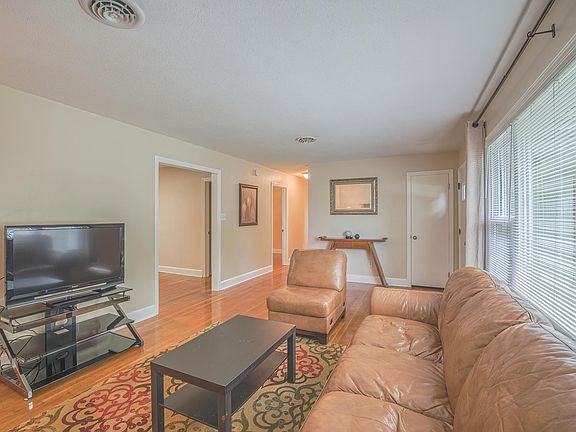 5th image of 365 Belmont Dr