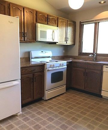 5th image of 1884 Fox Run Dr Unit D
