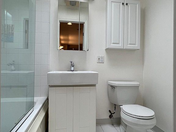 3rd image of 3038 California St