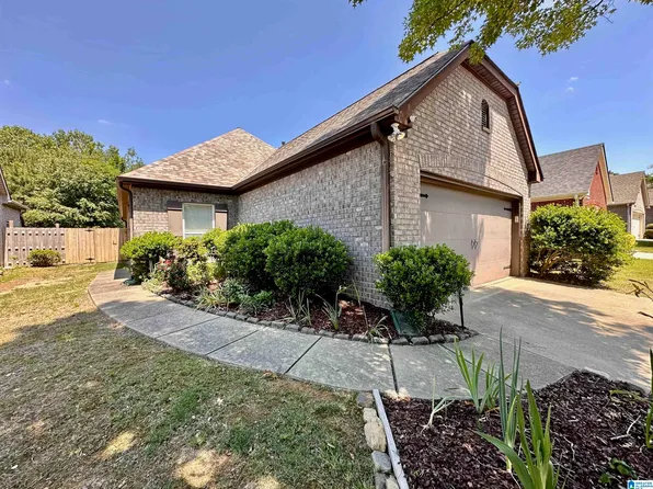 2726 Oxmoor Glen Dr, Birmingham, AL 35211