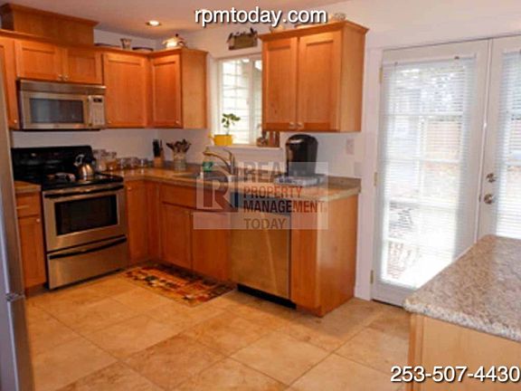 3rd image of 9631 Dekoven Dr SW