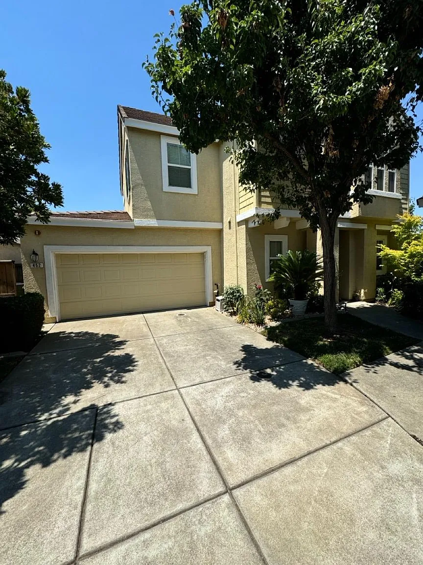 452 Navigator Dr photo 1