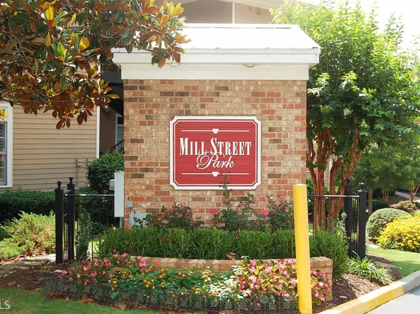 220 Creek View Ln #203, Roswell, GA 30075