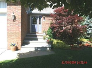 3271 Fanone Dr, Port Huron, MI 48060