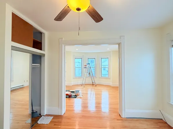 6 Jefferson St APT 2, Worcester, MA 01604