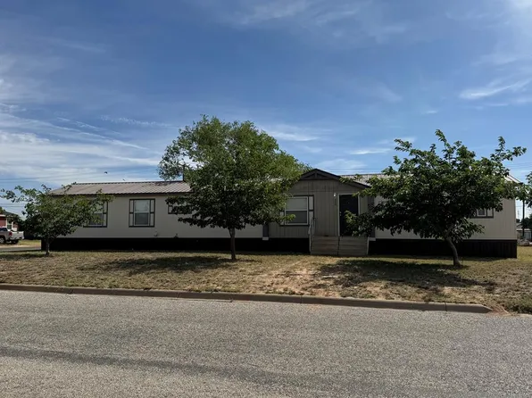 306 College St, Stanton, TX 79782