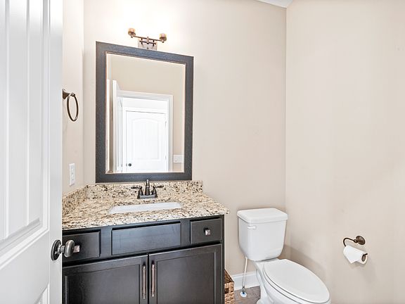 5th image of 607 Larkspur Dr