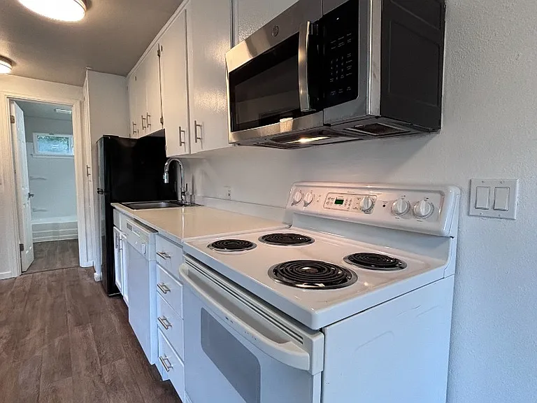 102 Summit Ave N #1 — Photo 11