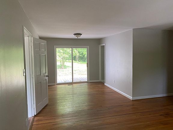 5th image of 2512 Shady Lawn Dr
