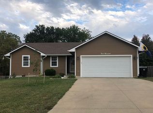 4000 NW Fielding Ter, Topeka, KS 66618
