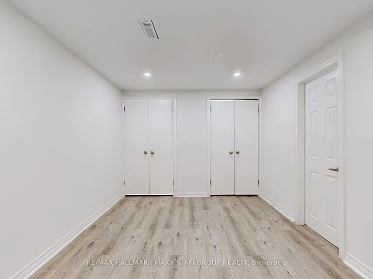 719 Shanahan Blvd — Photo 16