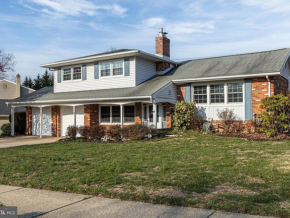 2nd image of 2702 Burnley Rd
