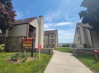 2 Hackensack St, Wood Ridge, NJ 07075