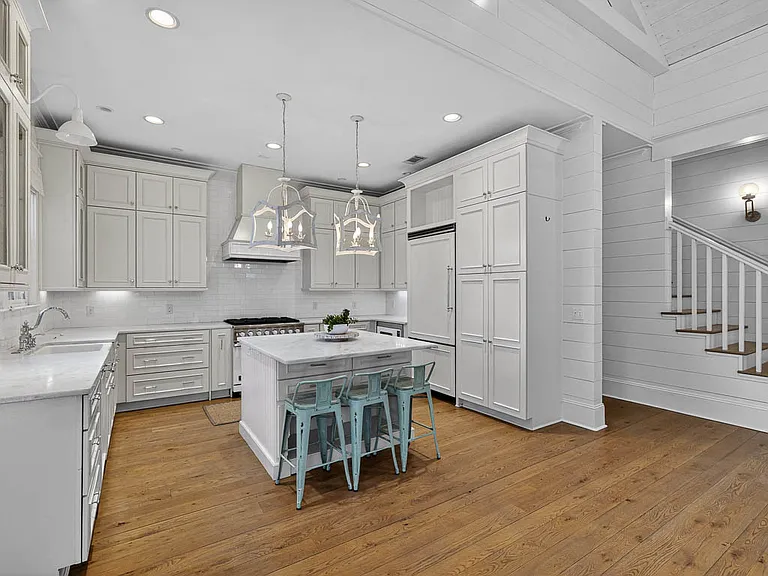 1030 Village Oaks Ln — Photo 8