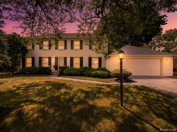 35973 Old Homestead Dr, Farmington Hills, MI 48335